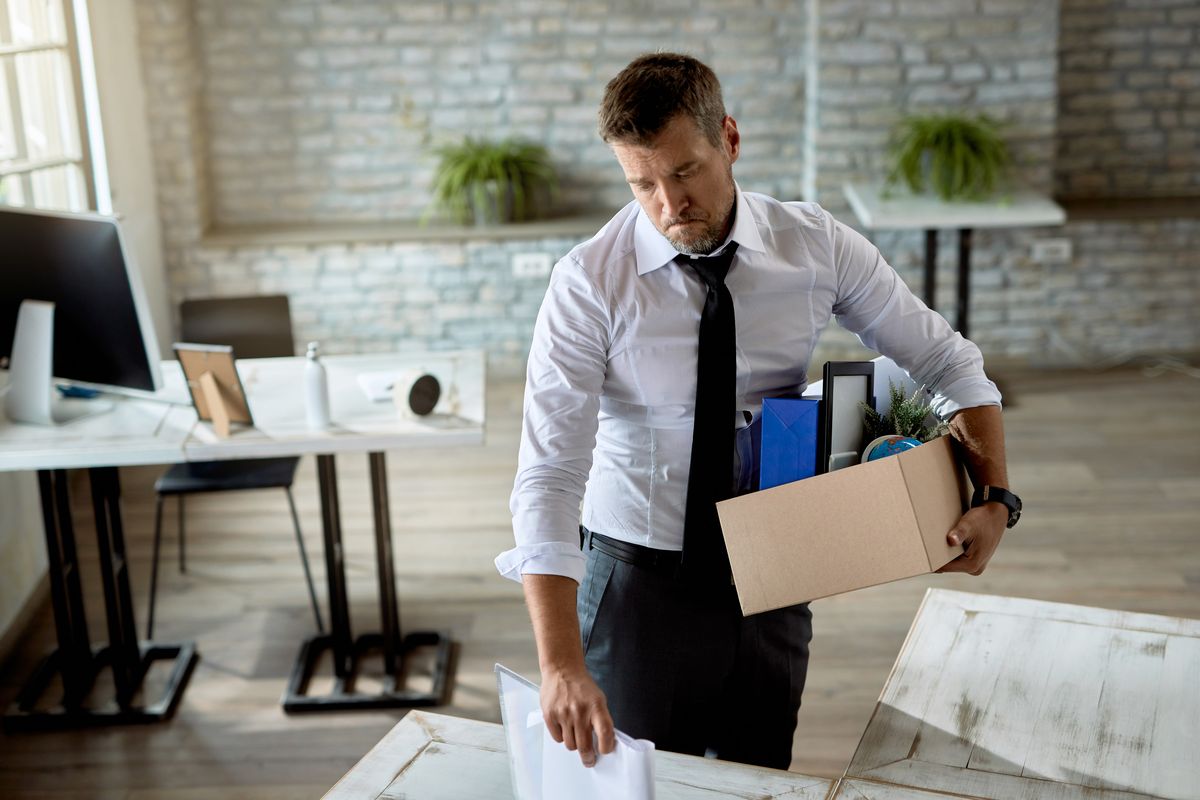 Atasi PHK: Berapa Lama Rasa Sedih Akan Hilang?