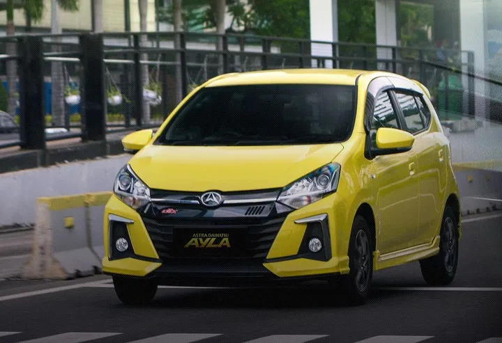 Ayla Mulus Lewati Jalan Sempit: Fitur Canggihnya Bikin Takjub