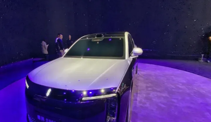 JAC-Huawei Maestro S800: Tantang Maybach di Shanghai Auto Show 2025