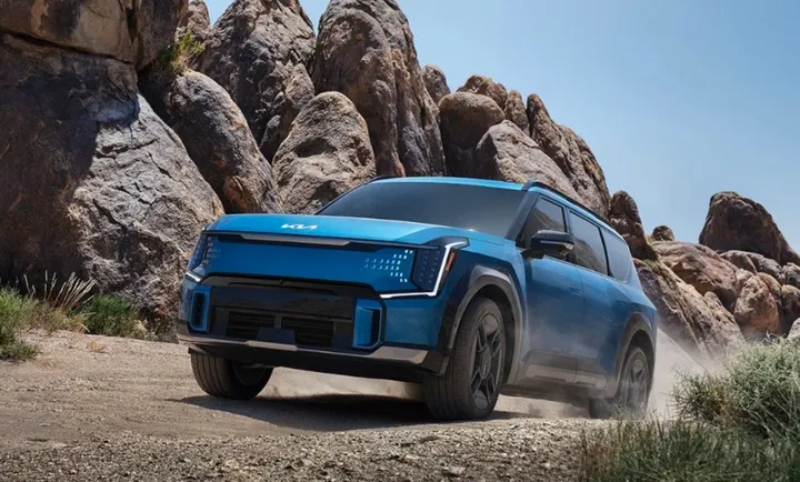 Kia Luncurkan 4 Mobil Listrik & Hibrida Baru di India, Mei 2025