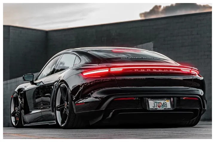 Krisis Otomotif Eropa: Porsche & Volvo PHK Ribuan Karyawan