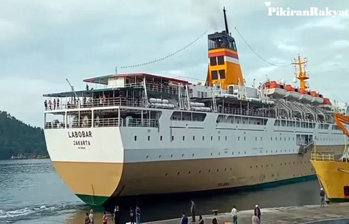 Petualangan KM Labobar: Jakarta-Makassar, Transit Menarik Selasa