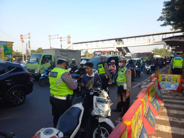 Polisi Stop Tilang Manual Nataru: Simak Alasan Lengkapnya