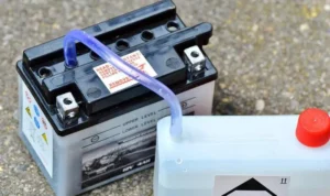 Rahasia Aki Kering Mobil Awet Bertahun-tahun? Simak Tipsnya!