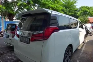 Sewa Alphard: 5 Keuntungan Mewah & Praktis untuk Perjalanan Anda
