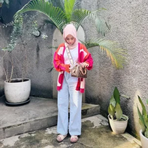 5 OOTD Hijab Ngejreng Stylish: Tampil Berani Semua Usia