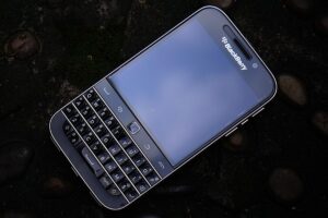 BlackBerry Android: Nostalgia Hidup Lagi, Desain Futuristik!