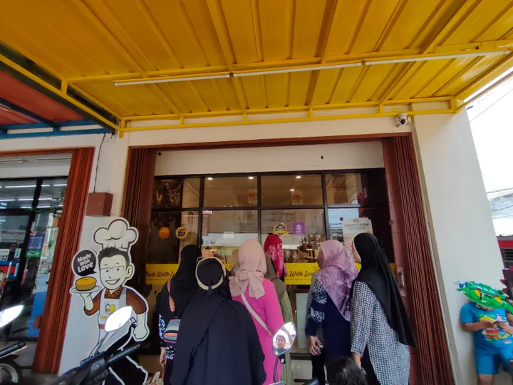 Bolu Pisang Depok: Solusi Cerdas Selamatkan Petani Lokal