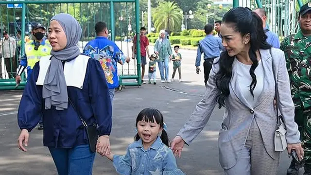 Gamis Anak Selebriti 2025: Inspirasi Cantik Ameena & Moana