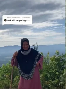 Gamis Terbaru 2025: Tampil Fresh di Usia 70-an