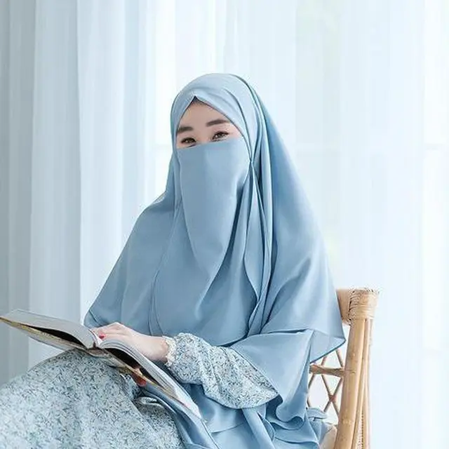 Hijab Cadar Modis 2025: 8 Outfit Stylish & Trendy