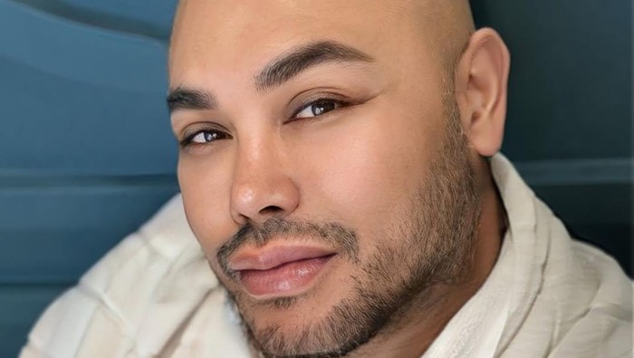 Ivan Gunawan Sedekahkan Semua Pakaian Haji, Kisah Inspiratifnya