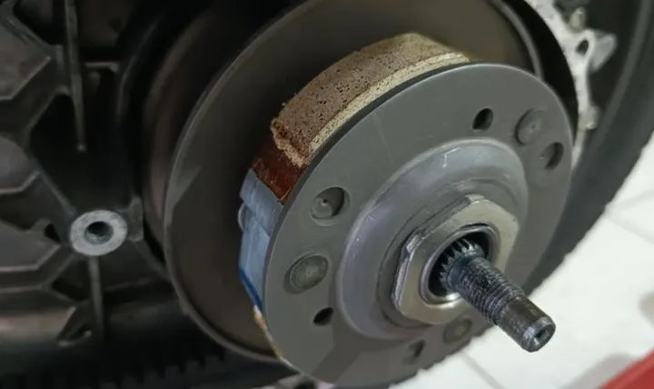 Kampas Ganda Motor Matic Cepat Rusak? Ini Penyebabnya!