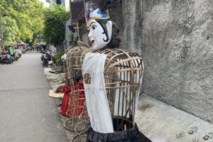 Larangan Ondel-ondel Mengamen: Nasib Perajin & Pengamen Terancam?