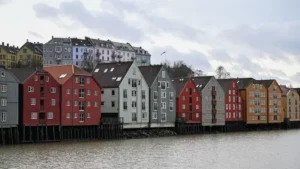 Norwegia Pajaki Turis: Atasi Lonjakan Pengunjung & Overtourism?