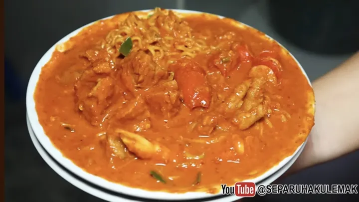 Sering Makan Seblak? Waspada Risiko Kesehatan yang Mengintai